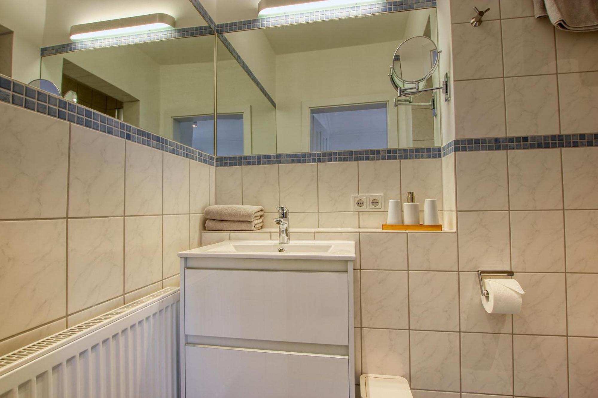 Landhaus Am Ufer - Wohnung 1 하일리겐하펜 외부 사진