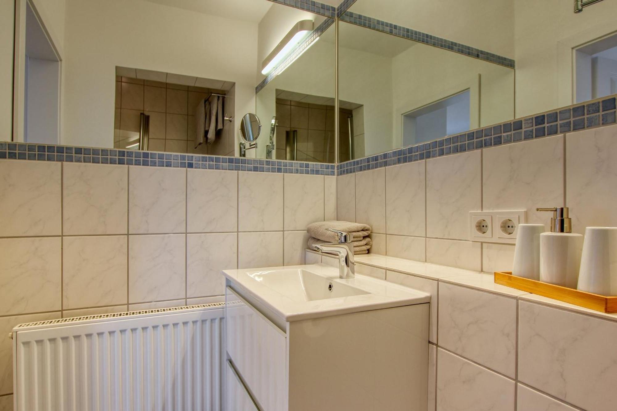 Landhaus Am Ufer - Wohnung 1 하일리겐하펜 외부 사진